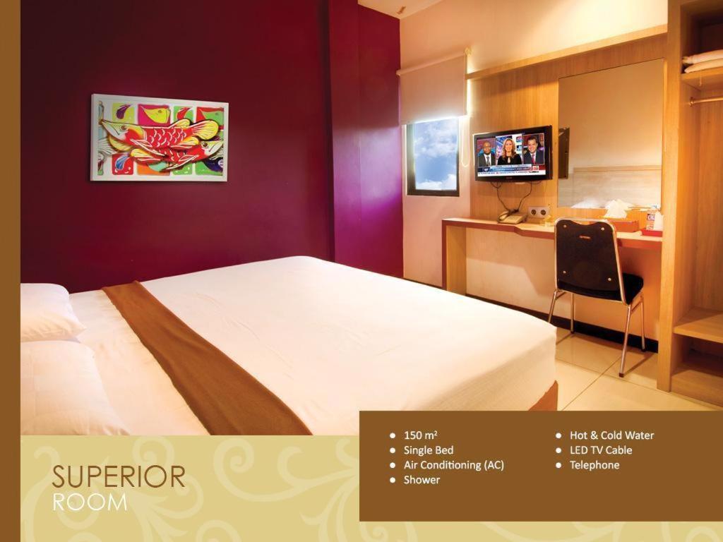 Borneo Hotel Pontianak Zewnętrze zdjęcie