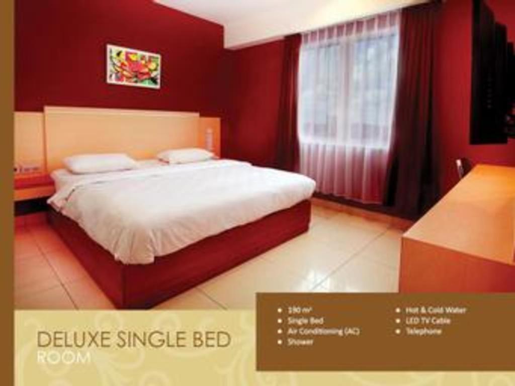 Borneo Hotel Pontianak Zewnętrze zdjęcie