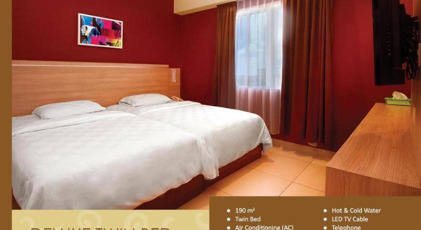 Borneo Hotel Pontianak Zewnętrze zdjęcie