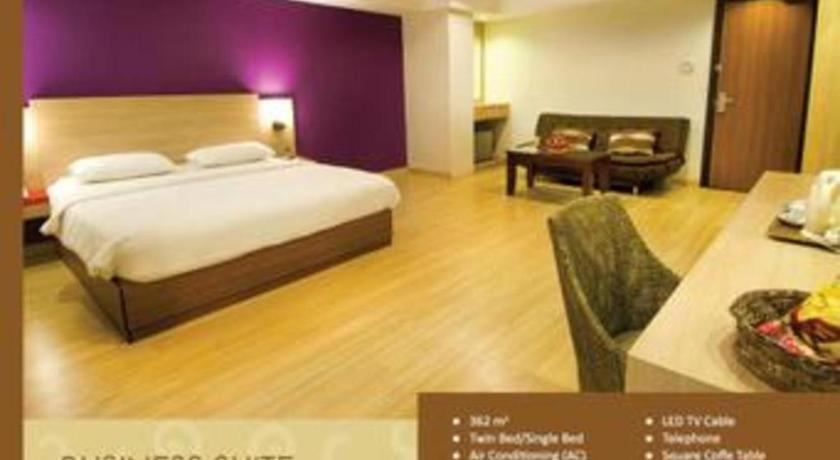 Borneo Hotel Pontianak Zewnętrze zdjęcie
