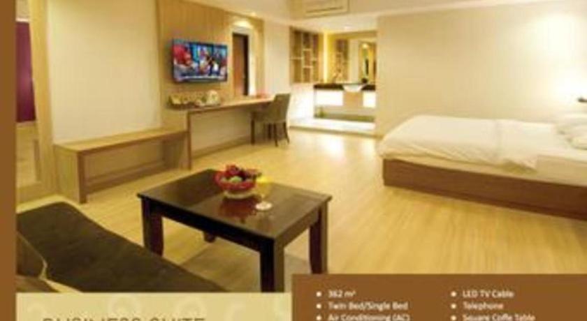 Borneo Hotel Pontianak Zewnętrze zdjęcie