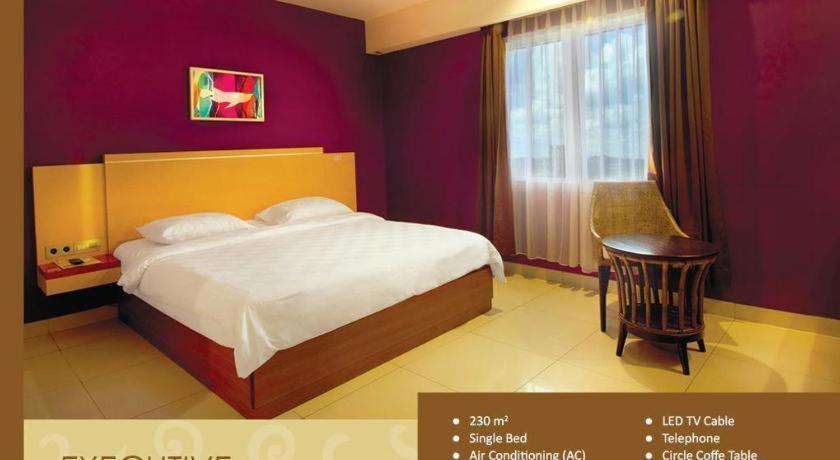 Borneo Hotel Pontianak Zewnętrze zdjęcie